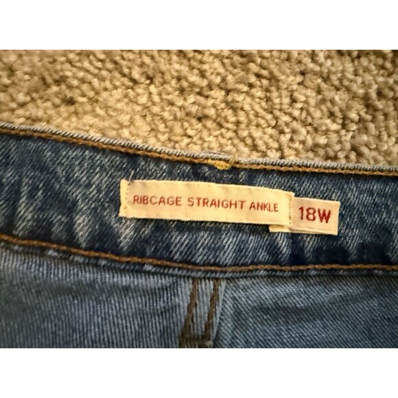 LEVIS RIBCAGE STRAIGHT ANKLE JEANS Plus Size 18W BUTTON FLY NWT DENIM - Picture 5 of 11
